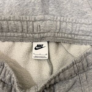 Nike Men's Athletic Light Gray Shorts